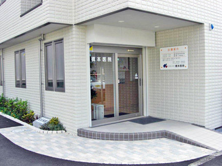橋本医院　入口の自動ドア